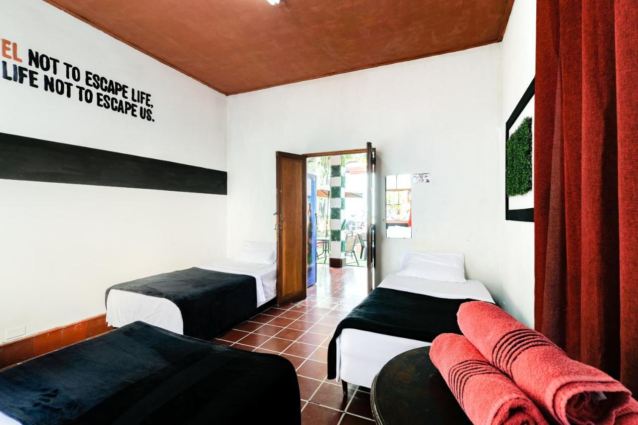 Capsule Hostel Guatemala Exterior foto